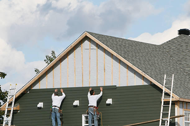 Professional Emergency Siding Repair technician working in Highland Park, PA